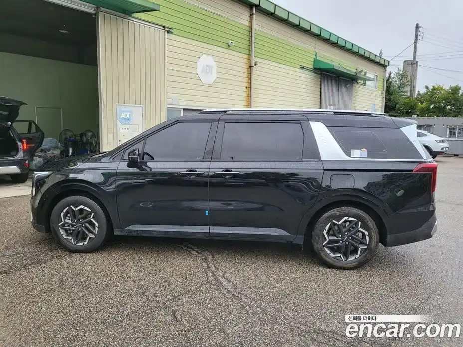 Kia Canival 2025 3.5 Автомат в Москве № 128318, фото 3