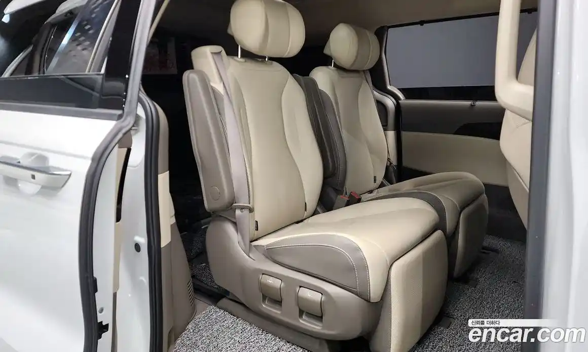 Kia Canival 2024 2.2 Автомат в Москве № 134036, фото 11