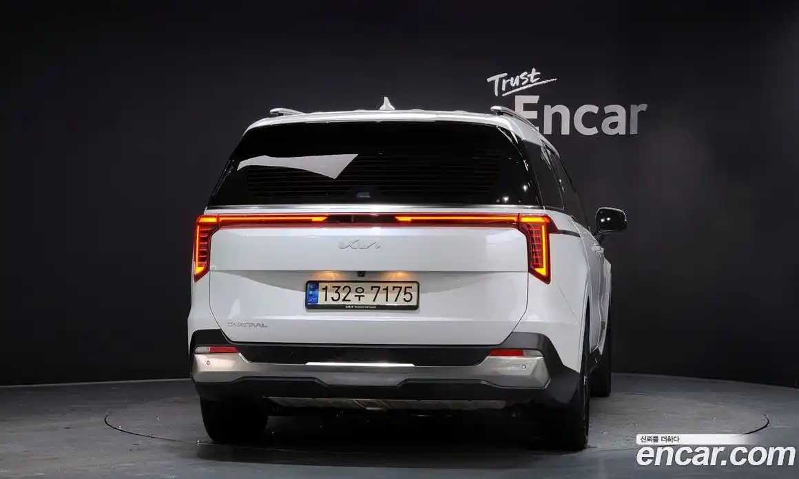 Kia Canival 2024 2.2 Автомат в Москве № 134036, фото 3