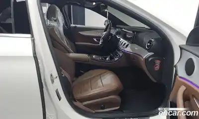 Mercedes-Benz E-Class 2021 2.0 Автомат в Москве № 149451, миниатюра 11