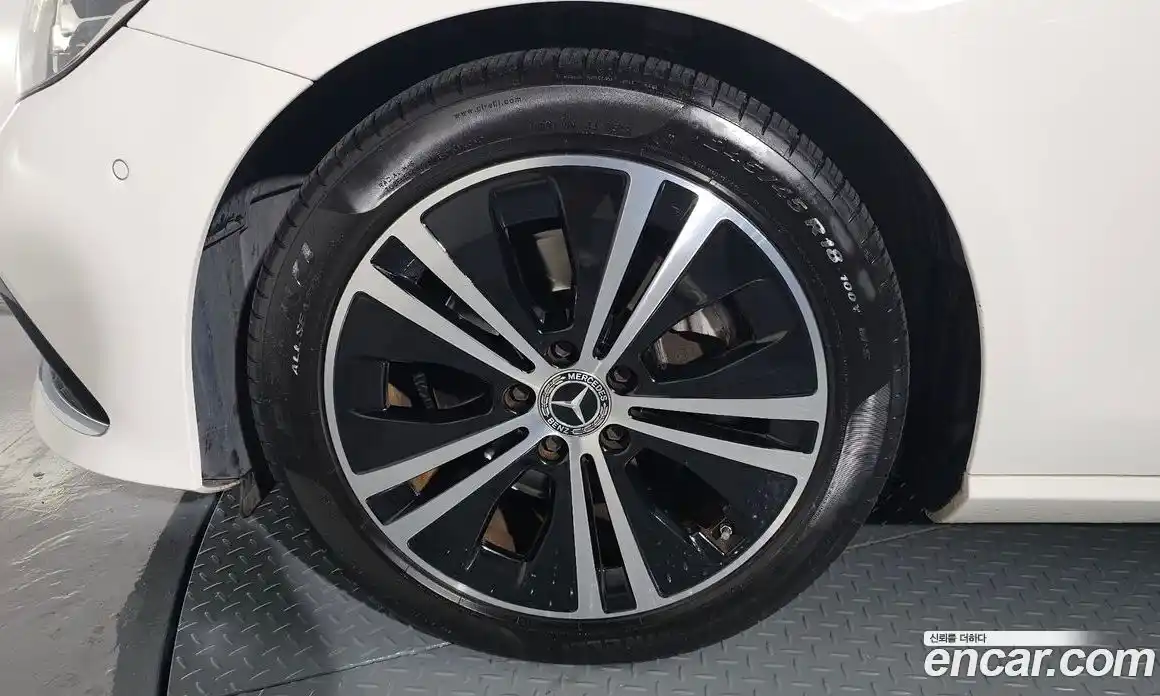 Mercedes-Benz E-Class 2021 2.0 Автомат в Москве № 149451, фото 5