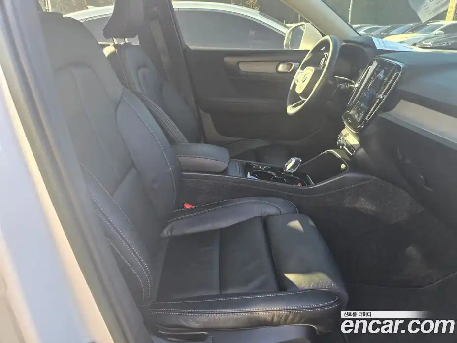 Volvo XC40 2023 2.0 Автомат в Москве № 164760, фото 18