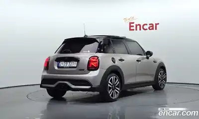 Mini Cooper 2024 2.0 Автомат в Москве № 167074, миниатюра 2