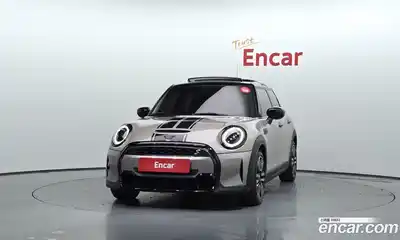 Mini Cooper 2024 2.0 Автомат в Москве № 167074, миниатюра 3