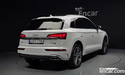 Audi Q5 2023 2.0 Автомат в Москве № 179620, миниатюра 2