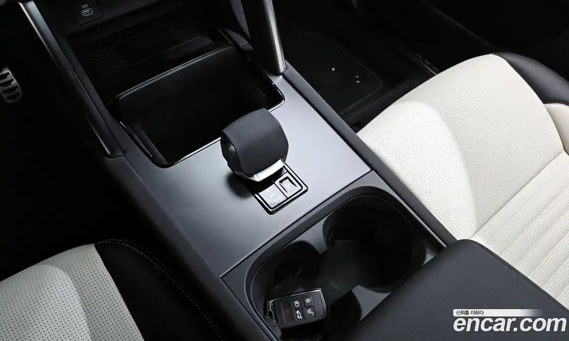 Land Rover Discovery Sport 2025 2.0 Автомат в Москве № 198090, фото 18