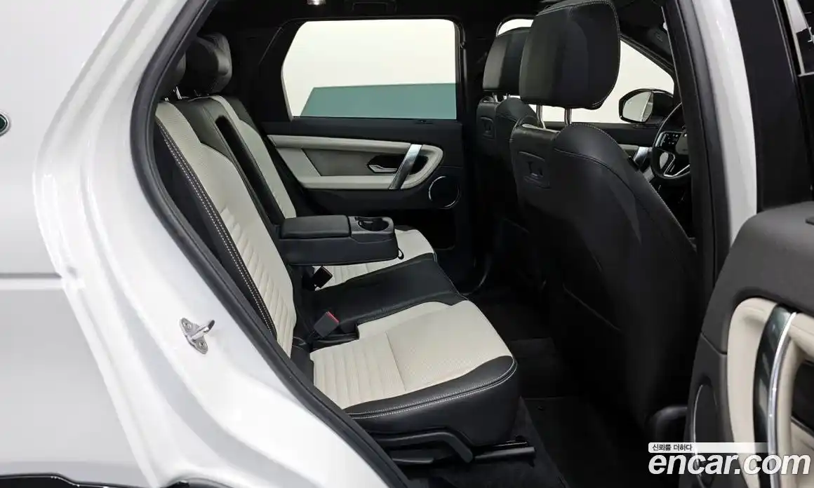 Land Rover Discovery Sport 2025 2.0 Автомат в Москве № 198090, фото 5