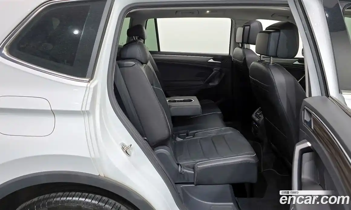 Volkswagen Tiguan 2023 2.0 Автомат в Москве № 199071, фото 12