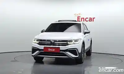 Volkswagen Tiguan 2023 2.0 Автомат в Москве № 199071, миниатюра 3