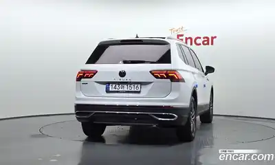 Volkswagen Tiguan 2023 2.0 Автомат в Москве № 199071, миниатюра 4