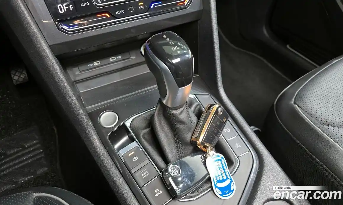 Volkswagen Tiguan 2023 2.0 Автомат в Москве № 199071, фото 9