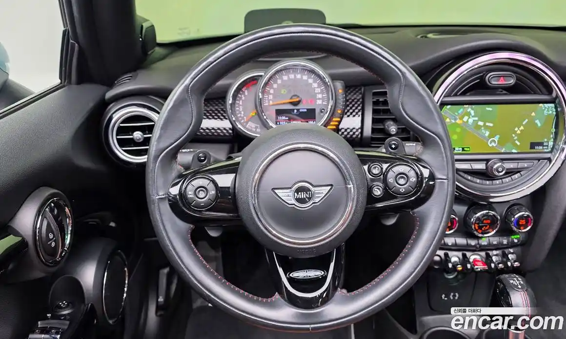 Mini Cooper Convertible 2017 2.0 Автомат в Москве № 214391, фото 15