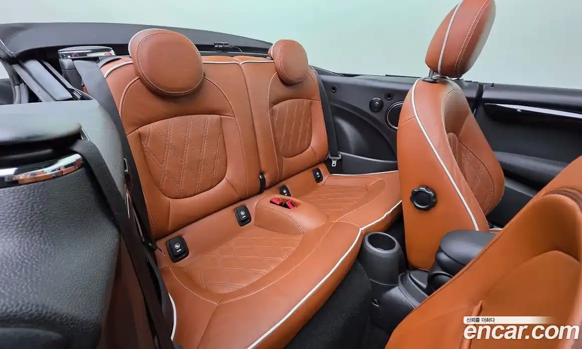 Mini Cooper Convertible 2017 2.0 Автомат в Москве № 214391, фото 19