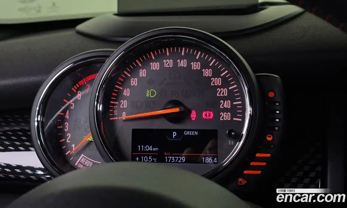 Mini Cooper Convertible 2017 2.0 Автомат в Москве № 214391, фото 8