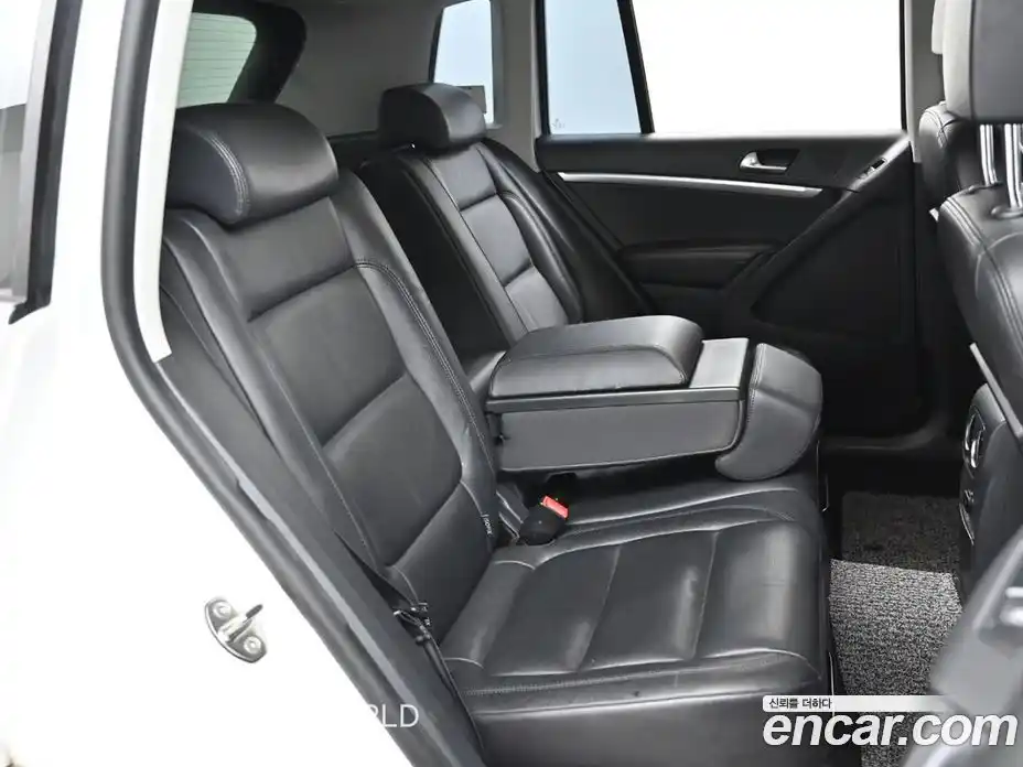 Volkswagen Tiguan 2015 2.0 Автомат в Москве № 215378, фото 12