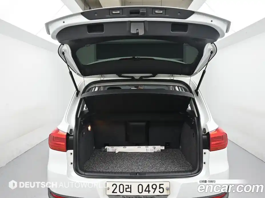 Volkswagen Tiguan 2015 2.0 Автомат в Москве № 215378, фото 20