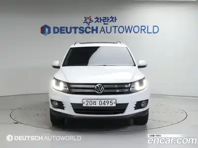Volkswagen Tiguan 2015 2.0 Автомат в Москве № 215378, миниатюра 3