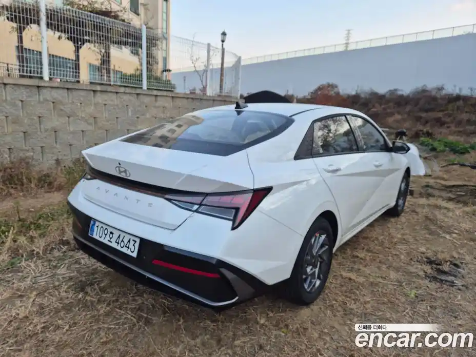 Hyundai Avante 2025 1.6 Автомат в Москве № 44243, фото 4