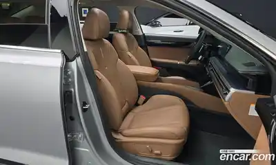 Hyundai Grandeur 2023 1.6 Автомат в Москве № 44632, миниатюра 10