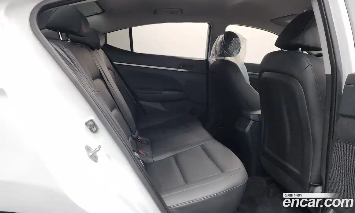 Hyundai Avante 2018 1.6 Автомат в Москве № 714265, фото 11