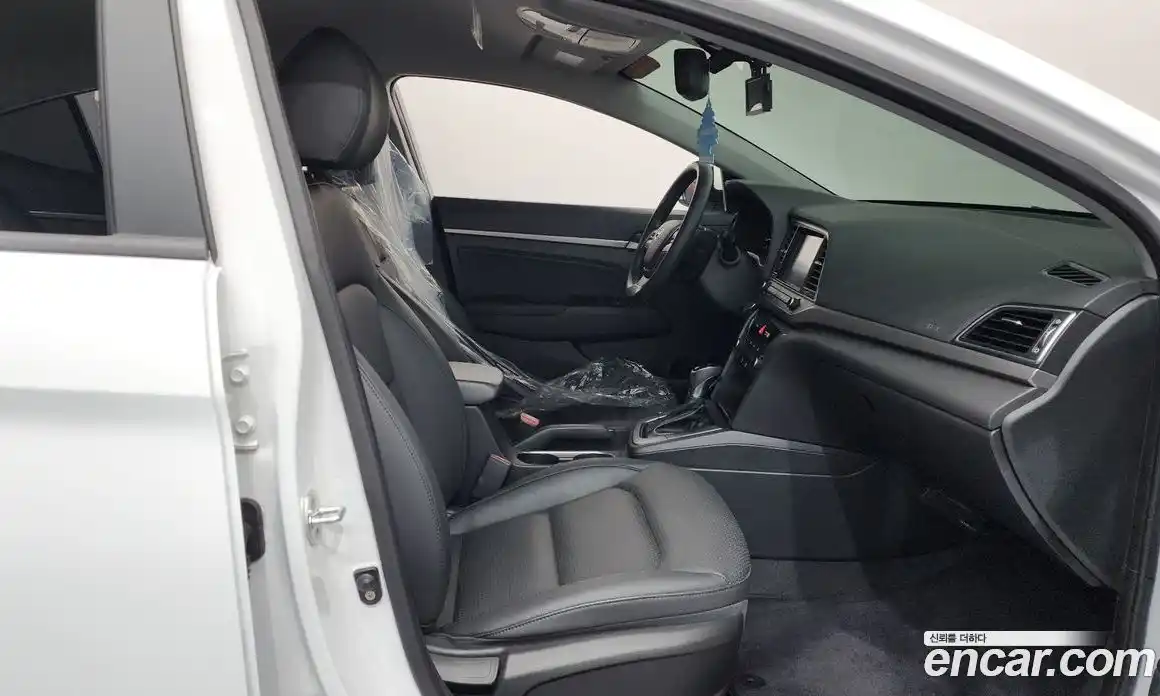 Hyundai Avante 2018 1.6 Автомат в Москве № 714265, фото 10