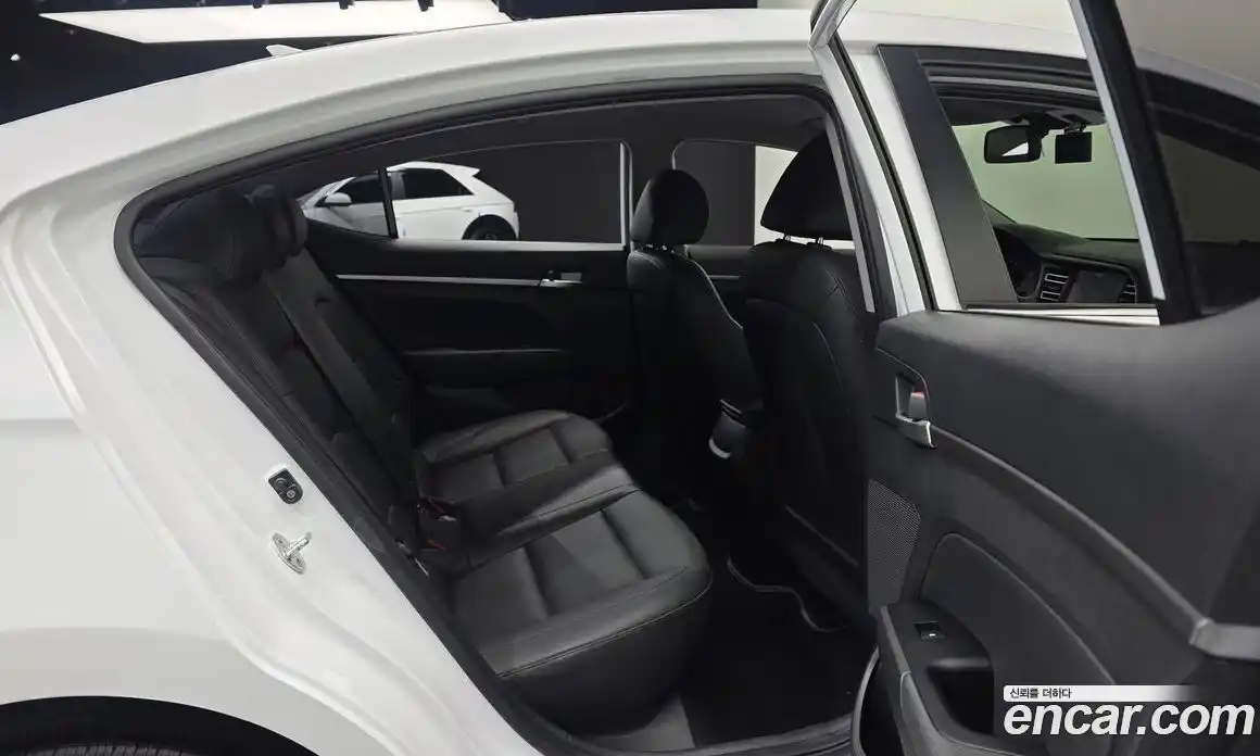 Hyundai Avante 2020 1.6 Автомат в Москве № 714625, фото 13