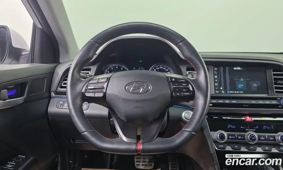 Hyundai Avante 2020 1.6 Автомат в Москве № 714625, фото 17