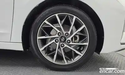 Hyundai Avante 2020 1.6 Автомат в Москве № 714625, миниатюра 5