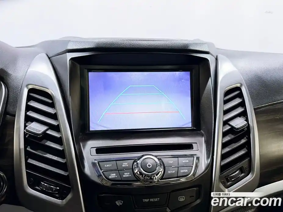 SsangYong Korando 2015 2.0 Автомат в Москве № 715655, фото 12