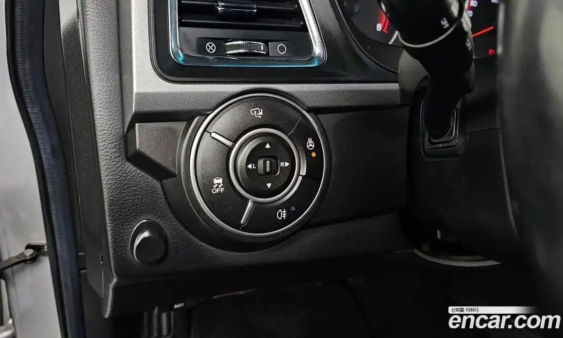 SsangYong Korando 2016 2.2 Автомат в Москве № 718241, фото 17