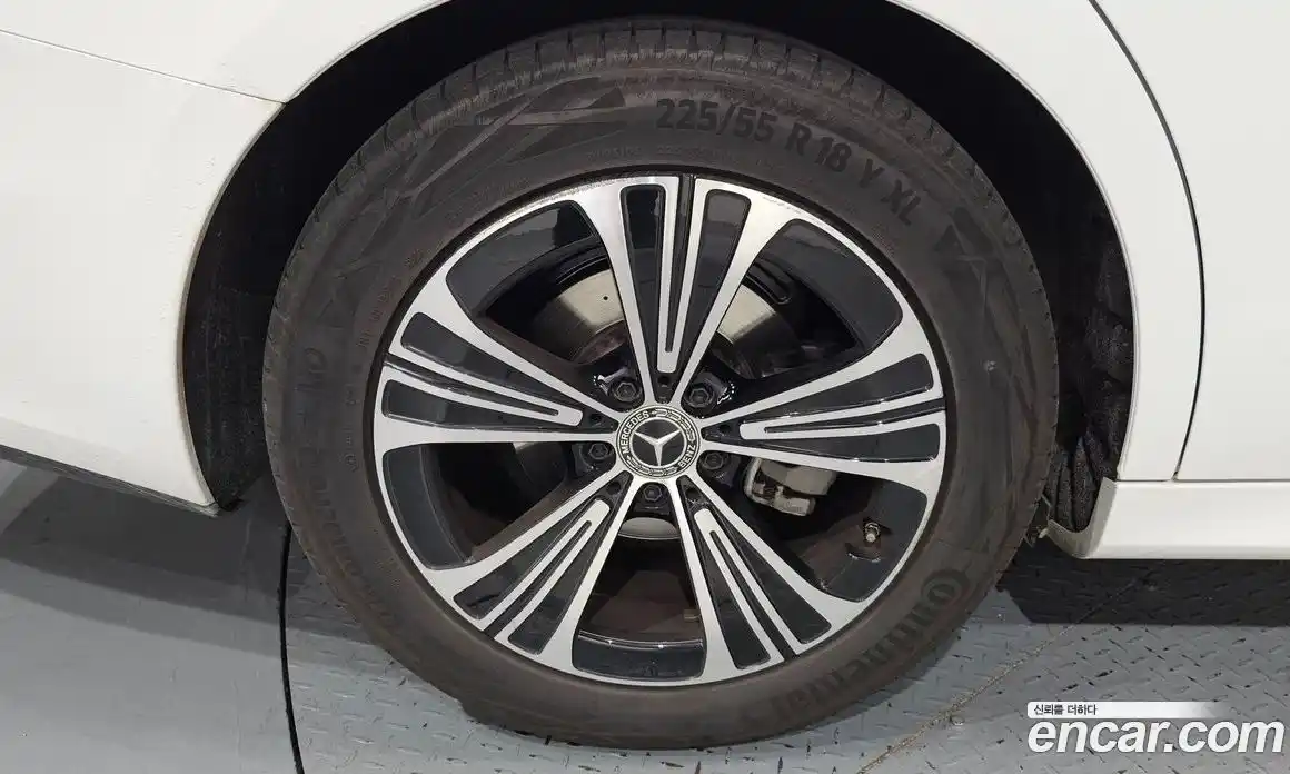 Mercedes-Benz E-Class 2025 2.0 Автомат в Москве № 721656, фото 5