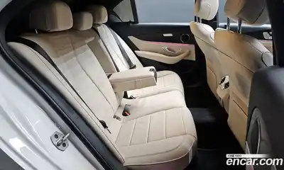 Mercedes-Benz E-Class 2023 2.0 Автомат в Москве № 721702, миниатюра 12