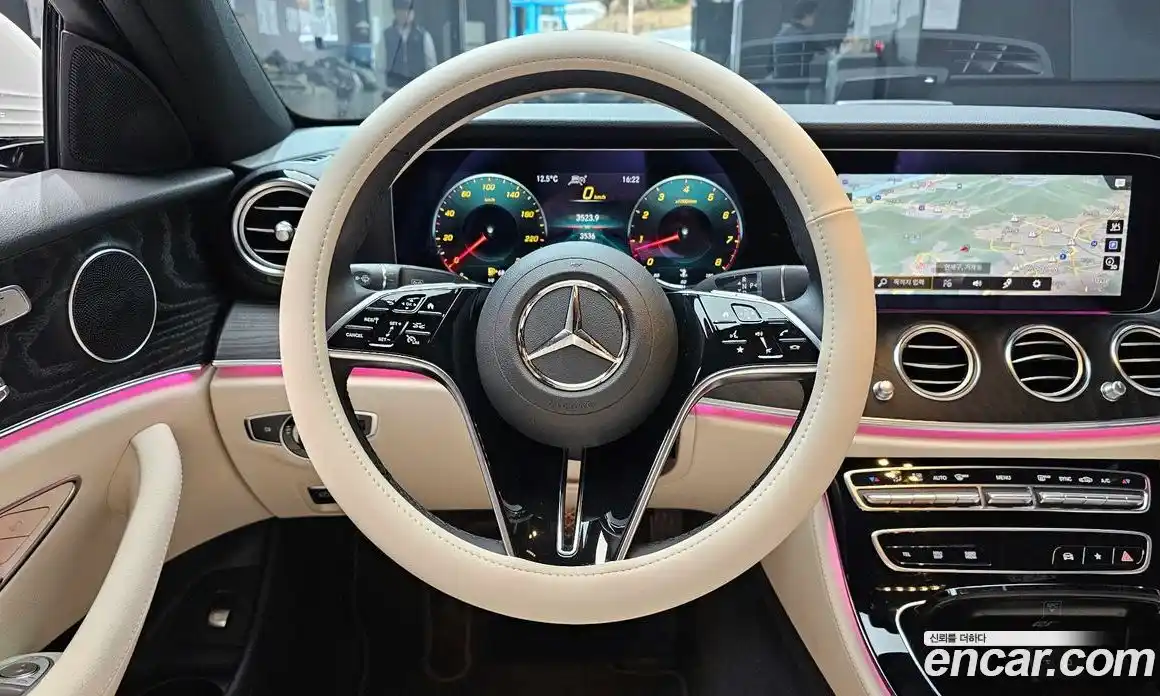 Mercedes-Benz E-Class 2023 2.0 Автомат в Москве № 721702, фото 14