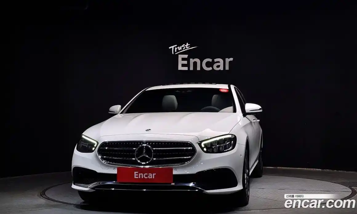 Mercedes-Benz E-Class 2023 2.0 Автомат в Москве № 721702, фото 3