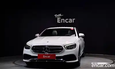 Mercedes-Benz E-Class 2023 2.0 Автомат в Москве № 721702, миниатюра 3