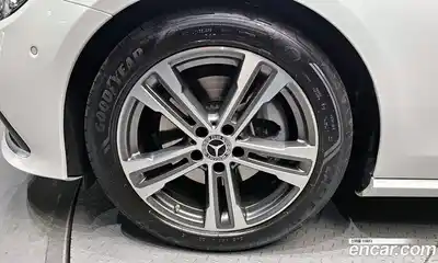 Mercedes-Benz E-Class 2023 2.0 Автомат в Москве № 721702, миниатюра 5