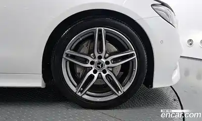 Mercedes-Benz E-Class 2019 1.9 Автомат в Москве № 722611, миниатюра 5