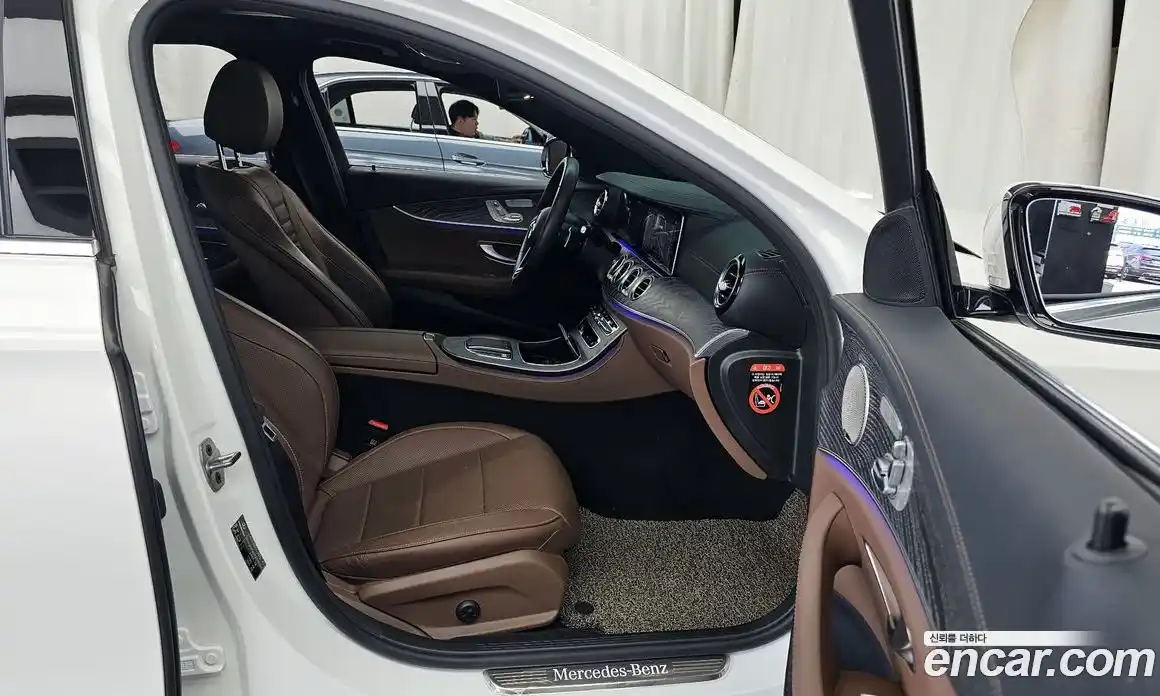 Mercedes-Benz E-Class 2023 2.0 Автомат в Москве № 722679, фото 11