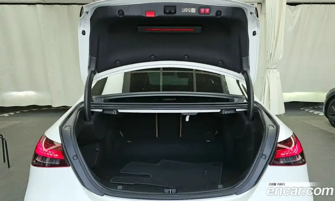 Mercedes-Benz E-Class 2023 2.0 Автомат в Москве № 722679, фото 20