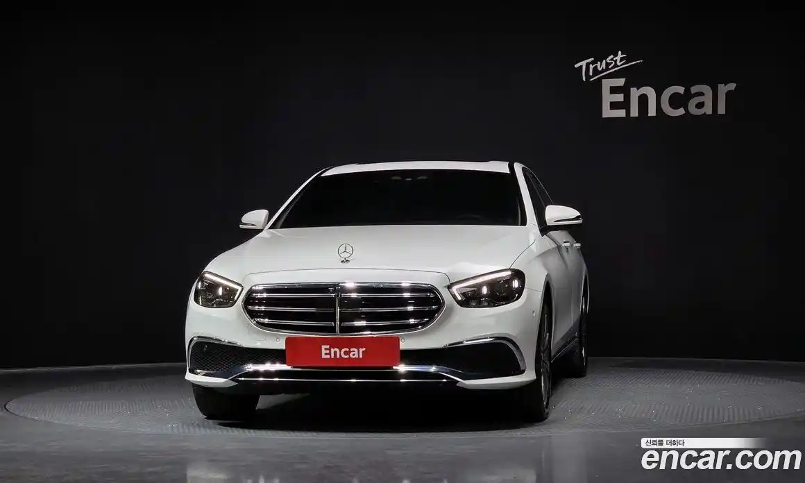 Mercedes-Benz E-Class 2023 2.0 Автомат в Москве № 722679, фото 3