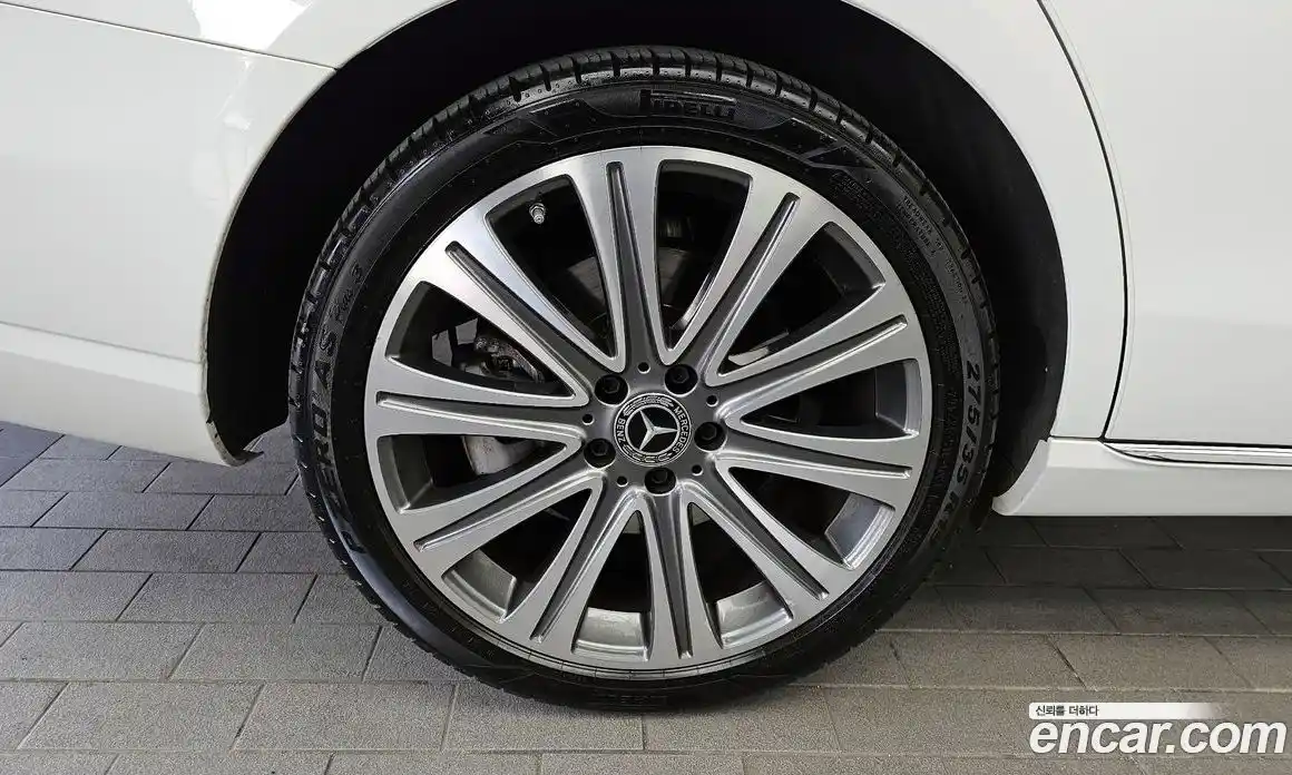 Mercedes-Benz E-Class 2023 2.0 Автомат в Москве № 722679, фото 5