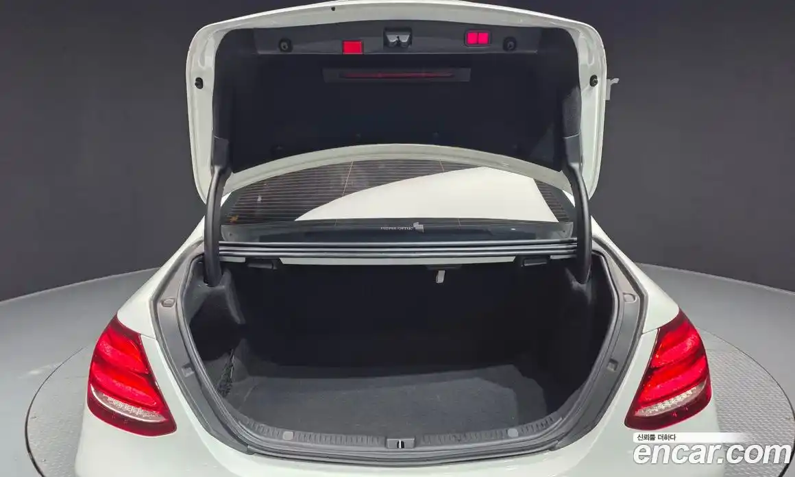 Mercedes-Benz E-Class 2020 2.0 Автомат в Москве № 722731, фото 20