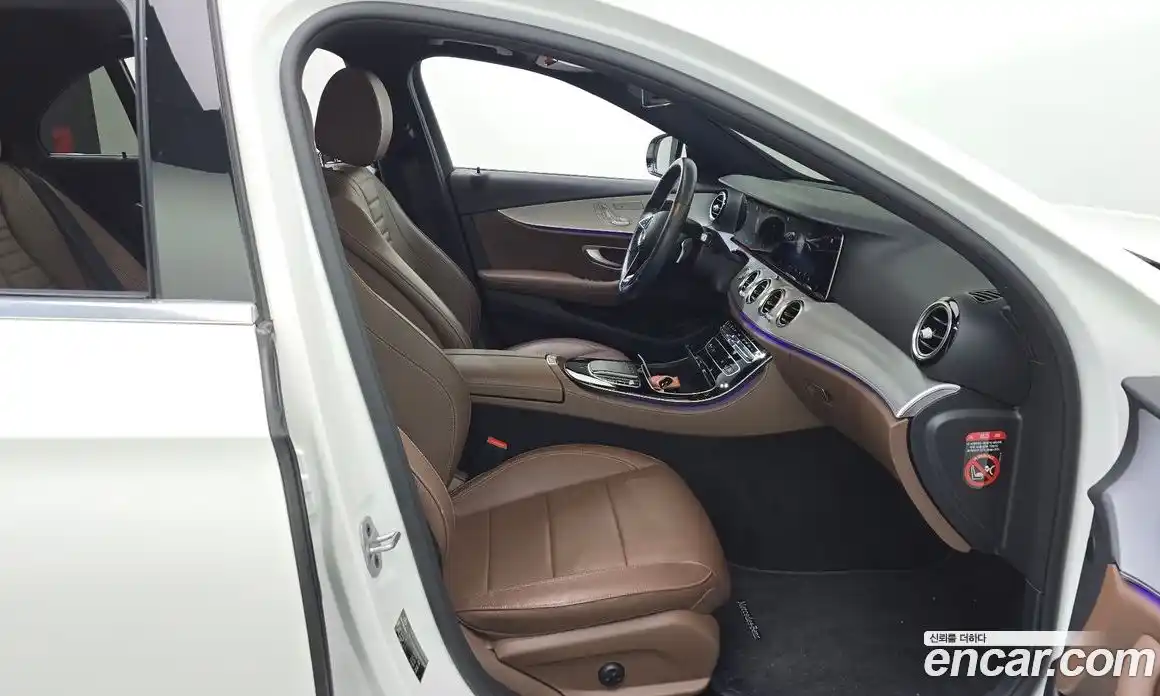 Mercedes-Benz E-Class 2021 2.0 Автомат в Москве № 722792, фото 11