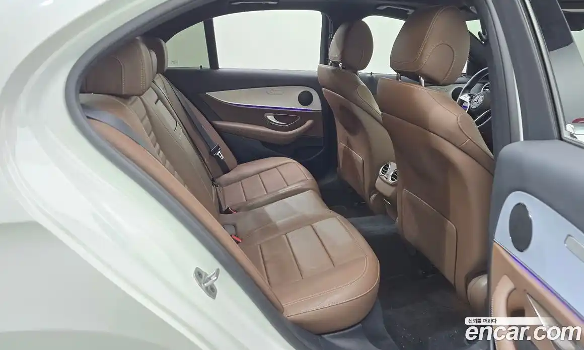 Mercedes-Benz E-Class 2021 2.0 Автомат в Москве № 722792, фото 12