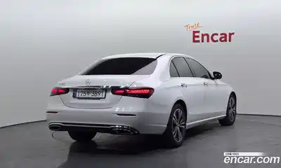 Mercedes-Benz E-Class 2021 2.0 Автомат в Москве № 722792, миниатюра 2