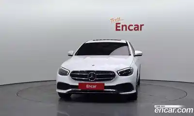 Mercedes-Benz E-Class 2021 2.0 Автомат в Москве № 722792, миниатюра 3