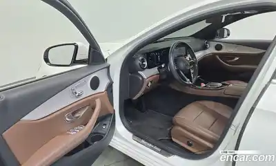 Mercedes-Benz E-Class 2021 2.0 Автомат в Москве № 722792, миниатюра 10