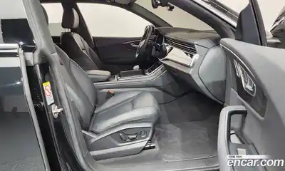 Audi Q8 2023 3.0 Автомат в Москве № 723279, миниатюра 11