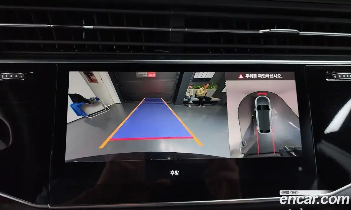 Audi Q8 2023 3.0 Автомат в Москве № 723279, фото 15