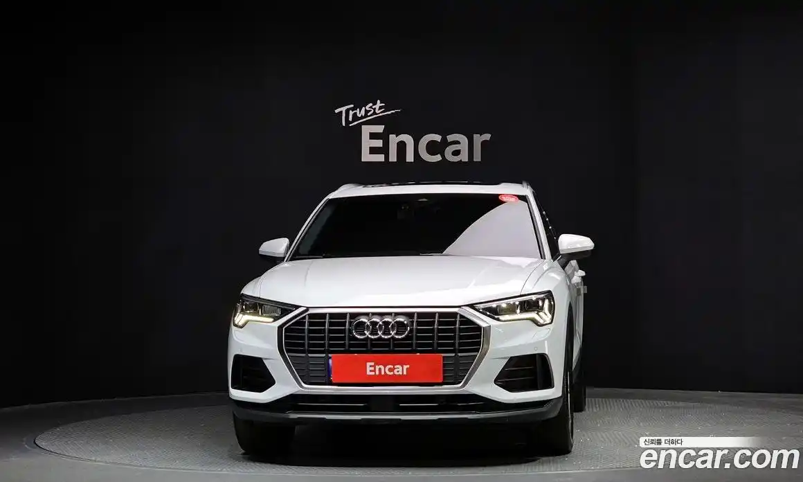 Audi Q3 2023 2.0 Автомат в Москве № 723325, фото 3